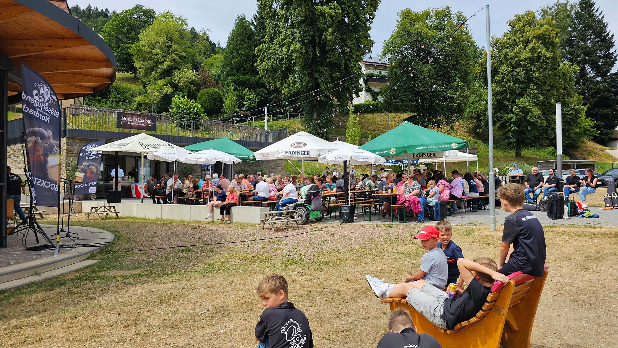 2025-7-9-NO-Oliver Vollmer- Tag der Bläserjugend 6 Publikum beim Tag der Bläserjugend