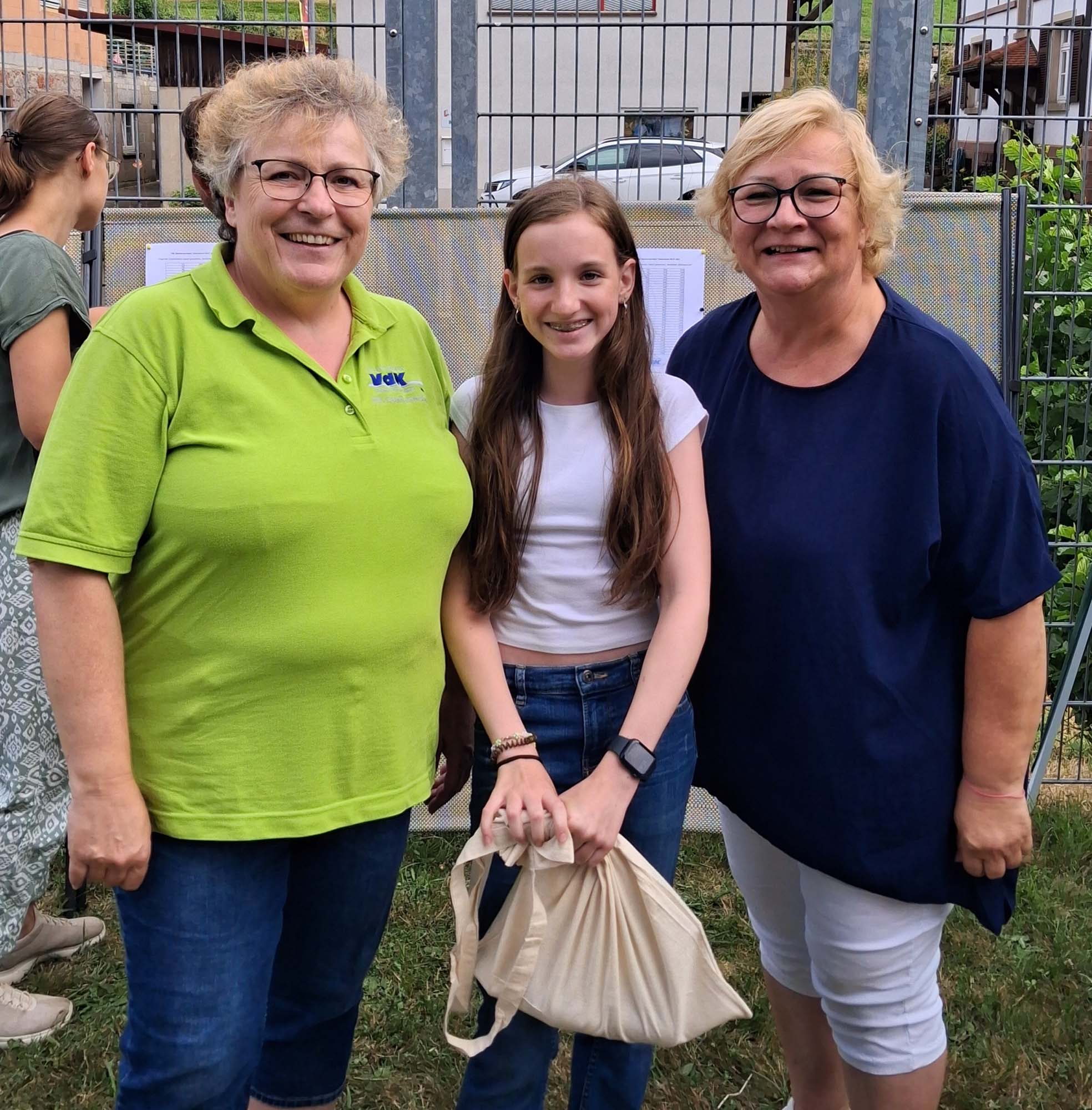 2025-7-9-OH-Verein-VdK-Entenrennen-Gewinnerin Leana Gißler