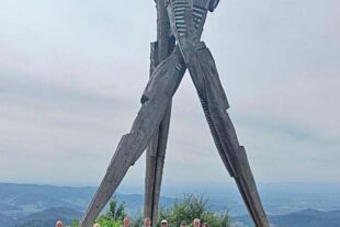 2025-8-11-NO-Luitgard Bieser-DAV-08_Gruppenbild_Lothardenkmal