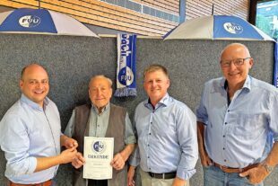 2025-8-11-ZE-UH-cw-Mitgliederehrungen-FVU_Ehrungen_70_Jahre_Hans_Mellert