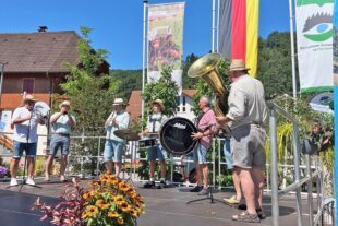 2025-8-13-OH-Tourist-Info-Jubiläums-Naturpark-Markt-Für ein abwechslungsreiches Rahmenprogramm ist beim Jubiläumsmarkt gesorgt