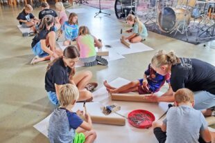 2025-8-15-BI-Andrea Braun-Biberstarkes Ferienprogramm Musikverein Biberach-Regenmacher Bild 2