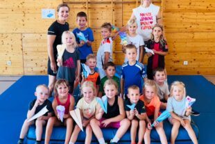 2025-8-15-BI-sp-Biberstarkes Ferienprogramm TV Biberach Mit Papierfliegern um die Welt-Bild