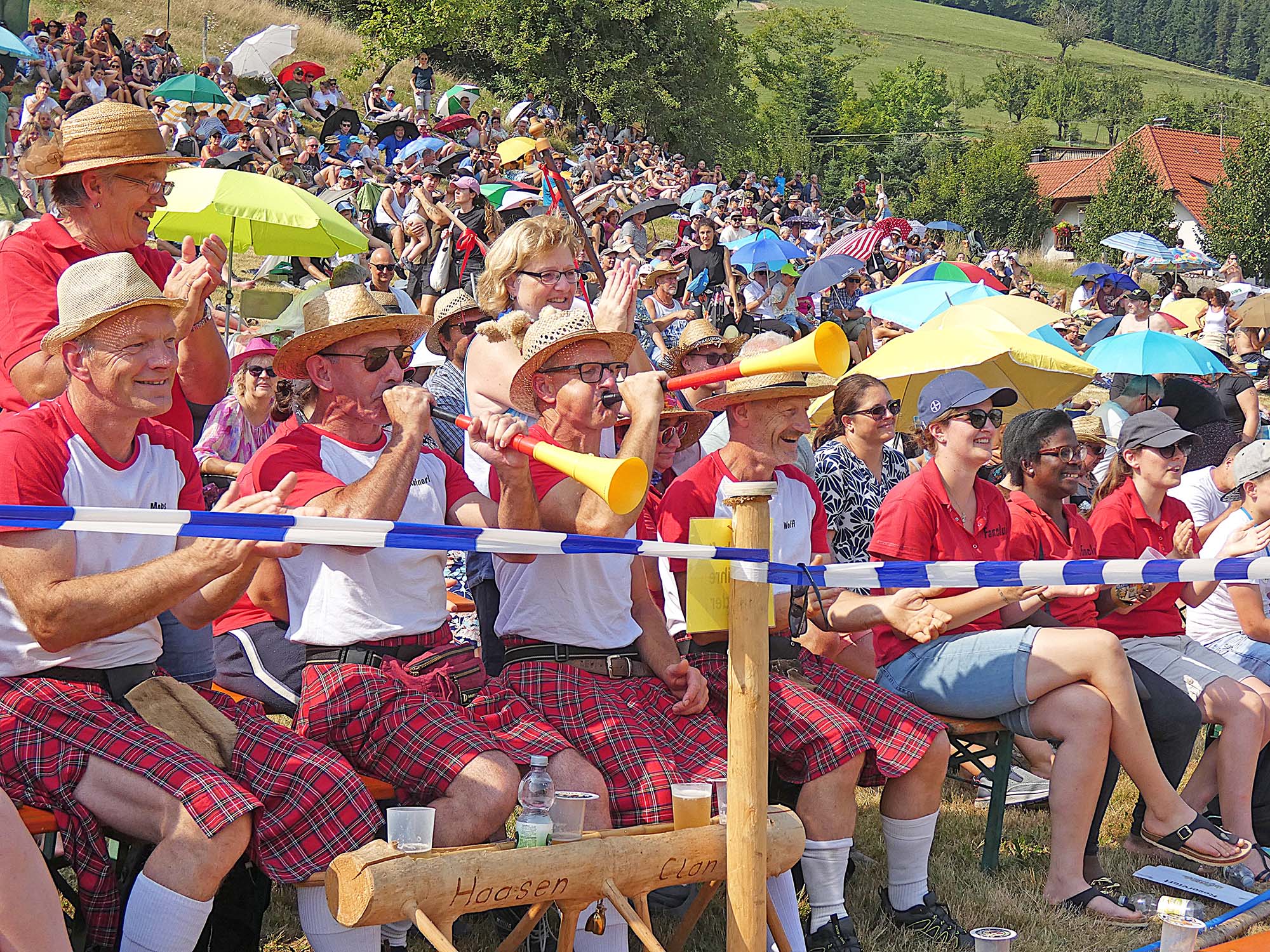 2025-8-18-BI-PB-bia-Highland-Games-und-Jubel Fanblock