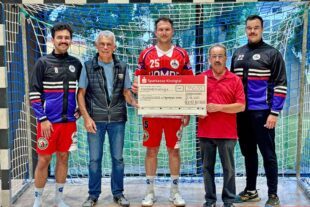 2025-8-25-ZE-UH-FVU-Handball-Cuxhaven-Bild_1_Uebergabe_Muko