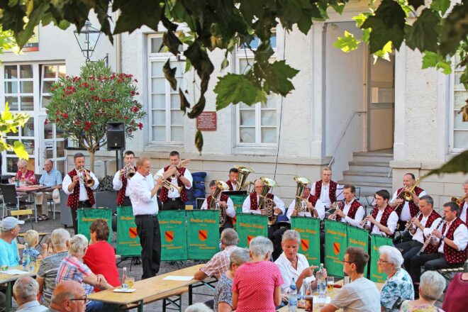 Schwarzwaldmusikanten Zell am Harmersbach: Hock mit den Schwarzwaldmusikanten