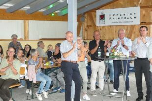 2025-8-4-BI-PB-bia-Prinzbach-Feier-und-Applaus