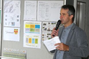 2025-8-4-BI-PB-bia-Prinzbach-Feier-und-Beck vor Infowand