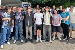 2025-8-6-WOL-Katja Wöhrle-BS Wolfach_Pressefoto2_Besuch M1ZS Fa. FHB_2025_Th (1)