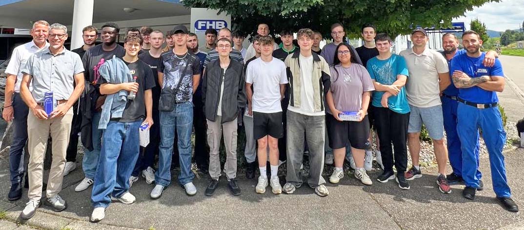 2025-8-6-WOL-Katja Wöhrle-BS Wolfach_Pressefoto2_Besuch M1ZS Fa. FHB_2025_Th (1)