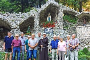 2025-9-10-OH-Eisenmann-Lourdesgrotte-Gebetsgruppe Kinzigtal-IMG_5765