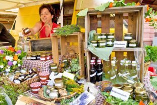 2025-9-24-GB-Tourist-Info-Kulinarische Landpartie-Gengenbach Bauernmarkt Foto D.Wissing