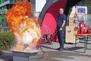 2025-9-29-BI-bia-Brandschutztag-und-B Fettbrand Stichflamme