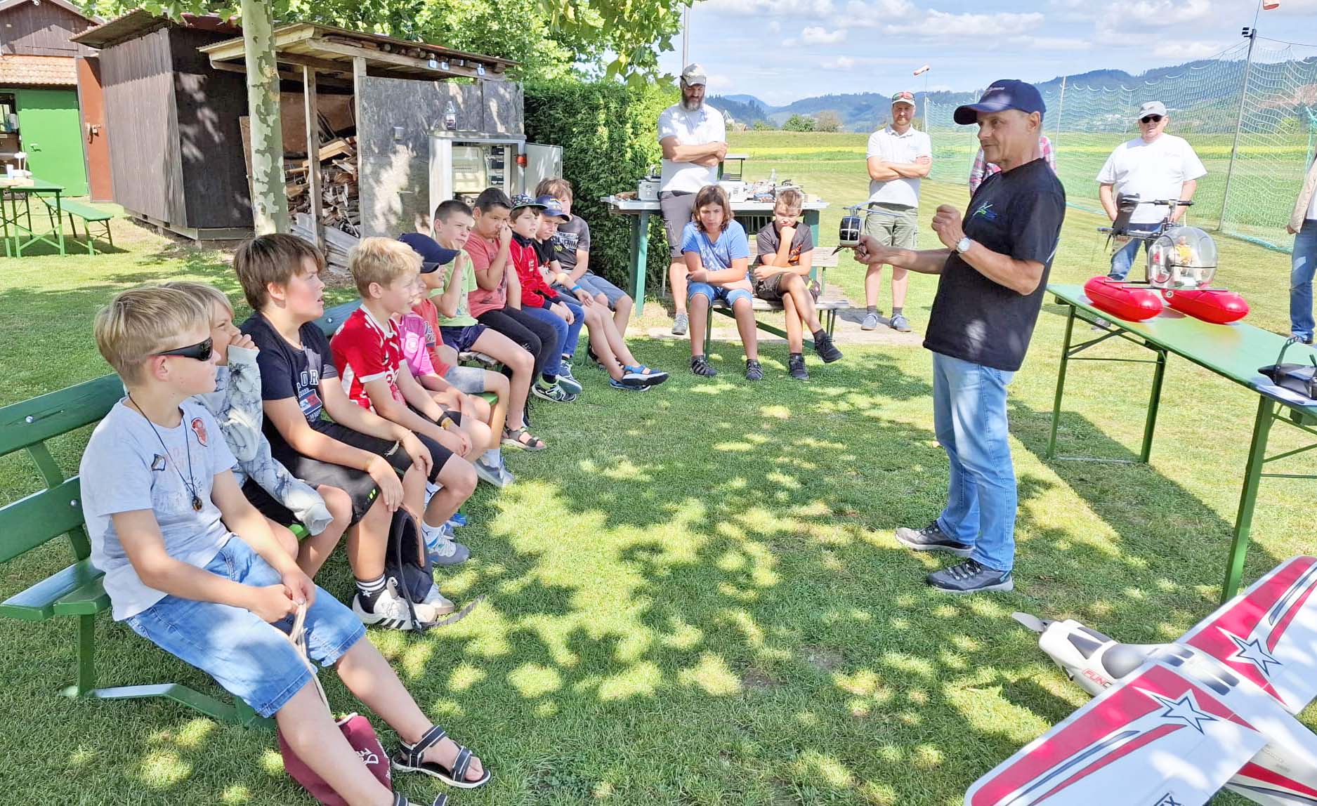 2025-9-29-BI-sp- Ferienprogramm Modellflieger Grashüpfer 6