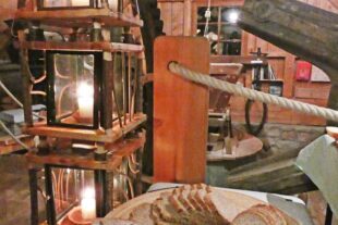 2025-9-29-OH-bia-Käseabend-und-alte Brotsorten-und-Laternenlicht