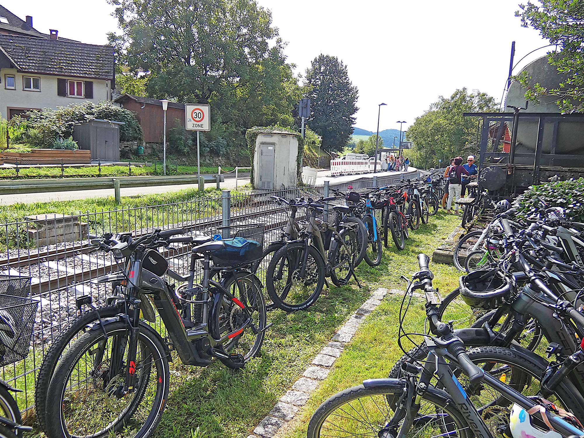 2025-9-8-OH-bia-Kilwi-und-Fahrräder-und-Bahngäste 2