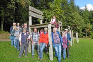 2025-10-2-ZE-UE-esch- Wandergruppe Herbstwanderung P1000312