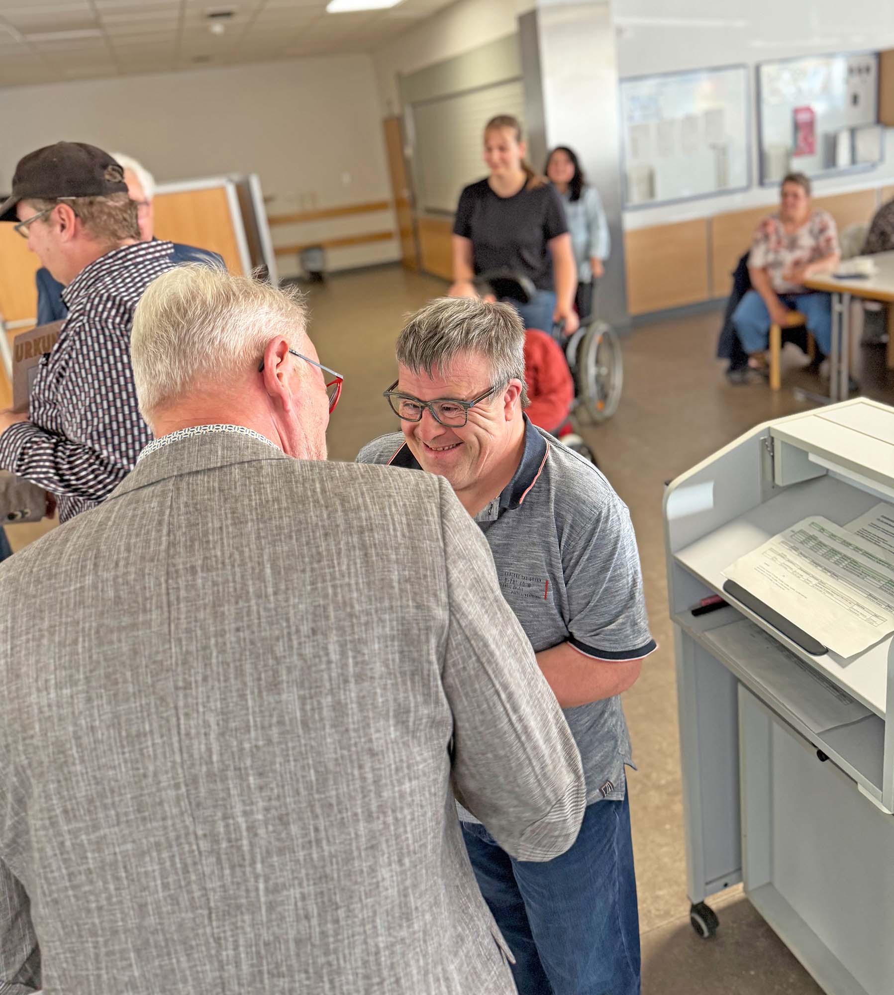 2025-10-20-HA-Julian Siller- Arbeitsjubilare Lebenshilfe 2025_Jubilarsfeier_weitere Glückwünsche