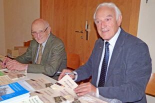 2025-10-22-NO-hv-Archivbild Hist Verein-und-Signierstunde [37].JPG