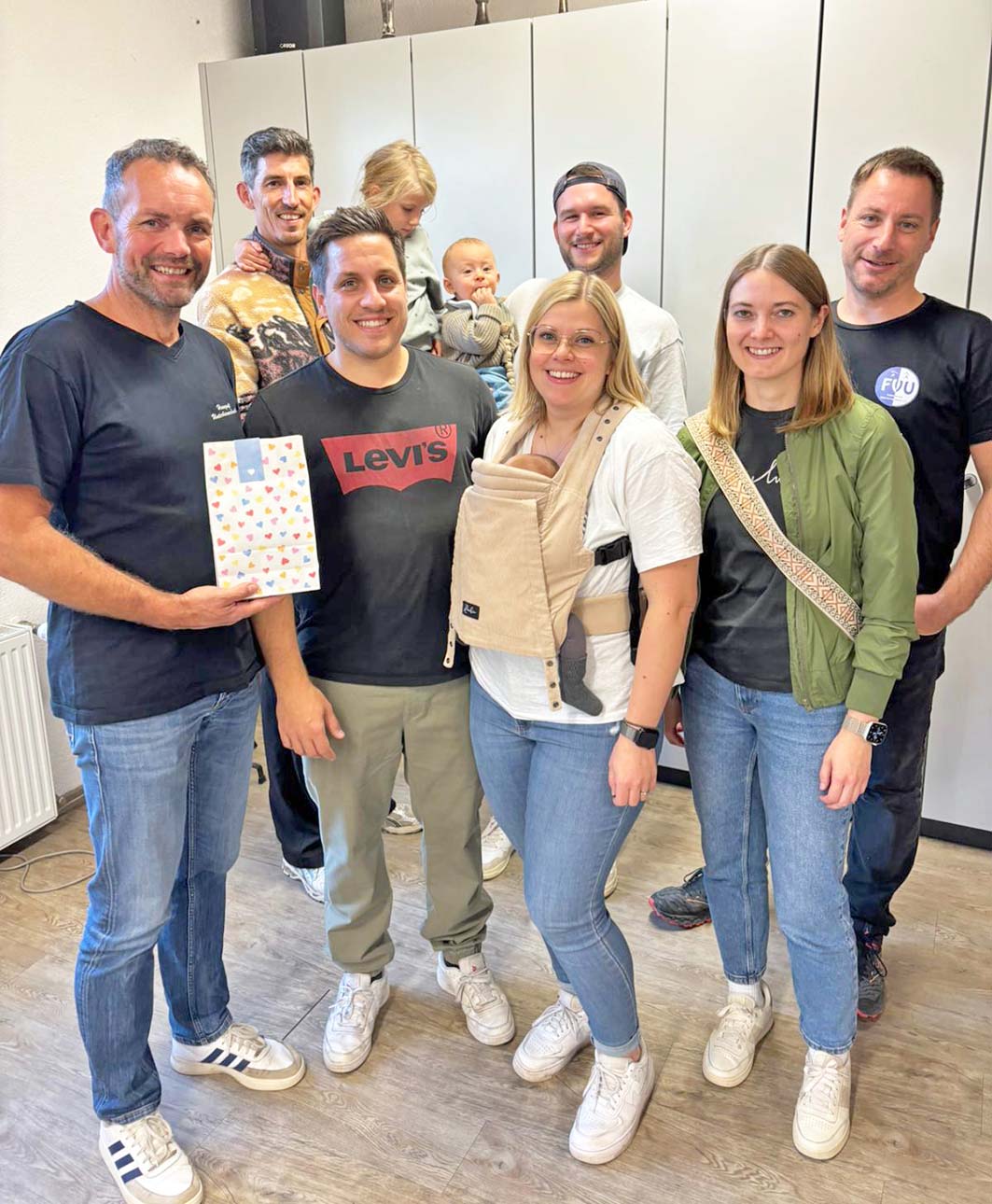 2025-10-24-ZE-UH-Eckwaldhexen-Storch für Mats-Willkommensumtrunk_SteffenChiara_Bild