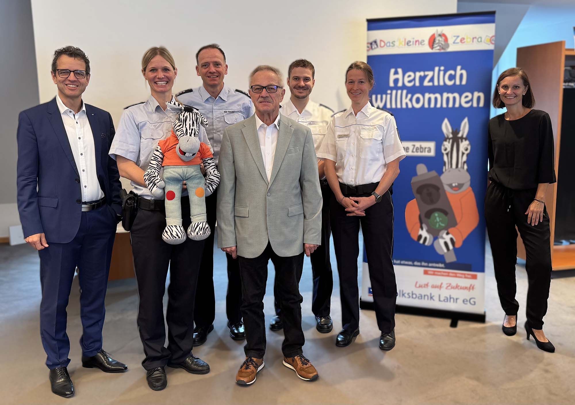 2025-10-6-LR-sp- Sicherer Schulweg Volksbank IMG_6520_PM (1)