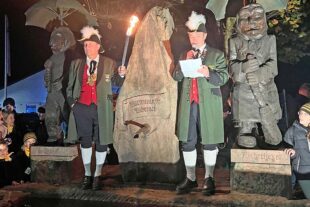 Am Narrenbrunnen herrscht Hochbetrieb 2025-11-14-BI-Melissa Schilli-Narrenzunft Bib-Taufe-IMG_9723