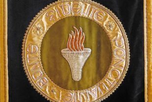 2025-11-14-GB-Vorbeck-Schule-Vorbeckfahne_1 für Presse