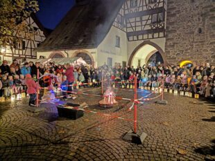 Sternschnuppe-Kinder bringen Martinslicht in die Stadt