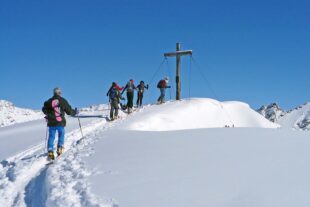 Alpenverein Ortsgruppe Nordrach: Unterwegs in Herbst, Winter und Frühling - Lichtbildvortrag 2025-11-14-ZE-UE-Martikn Huber-2011-02-23 WeisseWoche Silvretta KL_041