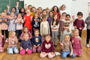 2025-11-17-OH-Tina Barth- Kindervolkstanzgruppe6-Kindertrachtengruppe Mühlenbach und O-ha
