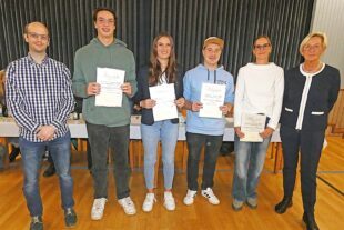 Viel Fleiß, viel Ehr´ 2025-11-17-ZE-bia-TV Zell-Ehrungen-und-Ehrung Volleyballer