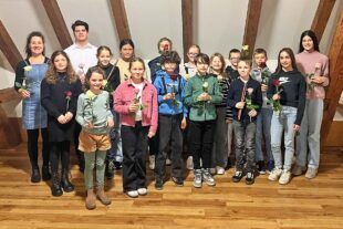 Ein gelungener Auftritt des Kinderorchesters 2025-11-19-BI- Julia Schüle- Vorspielnachmittag Jugend Gruppenbild