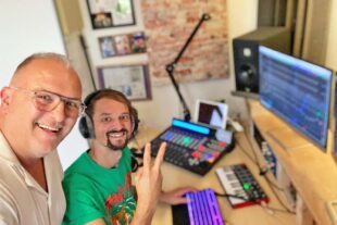 Felix der Glückliche singt für Frieden 2025-11-21-OH-privat-Felix Huber-Lukas Pferrer-PHOTO-2025-11-20-08-29-30