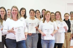 Fliegerkiste verankert Gesundheit und Chancengleichheit 2025-11-24-BI-vo- Zertifizierung Fliegerkiste XT4V1972-2