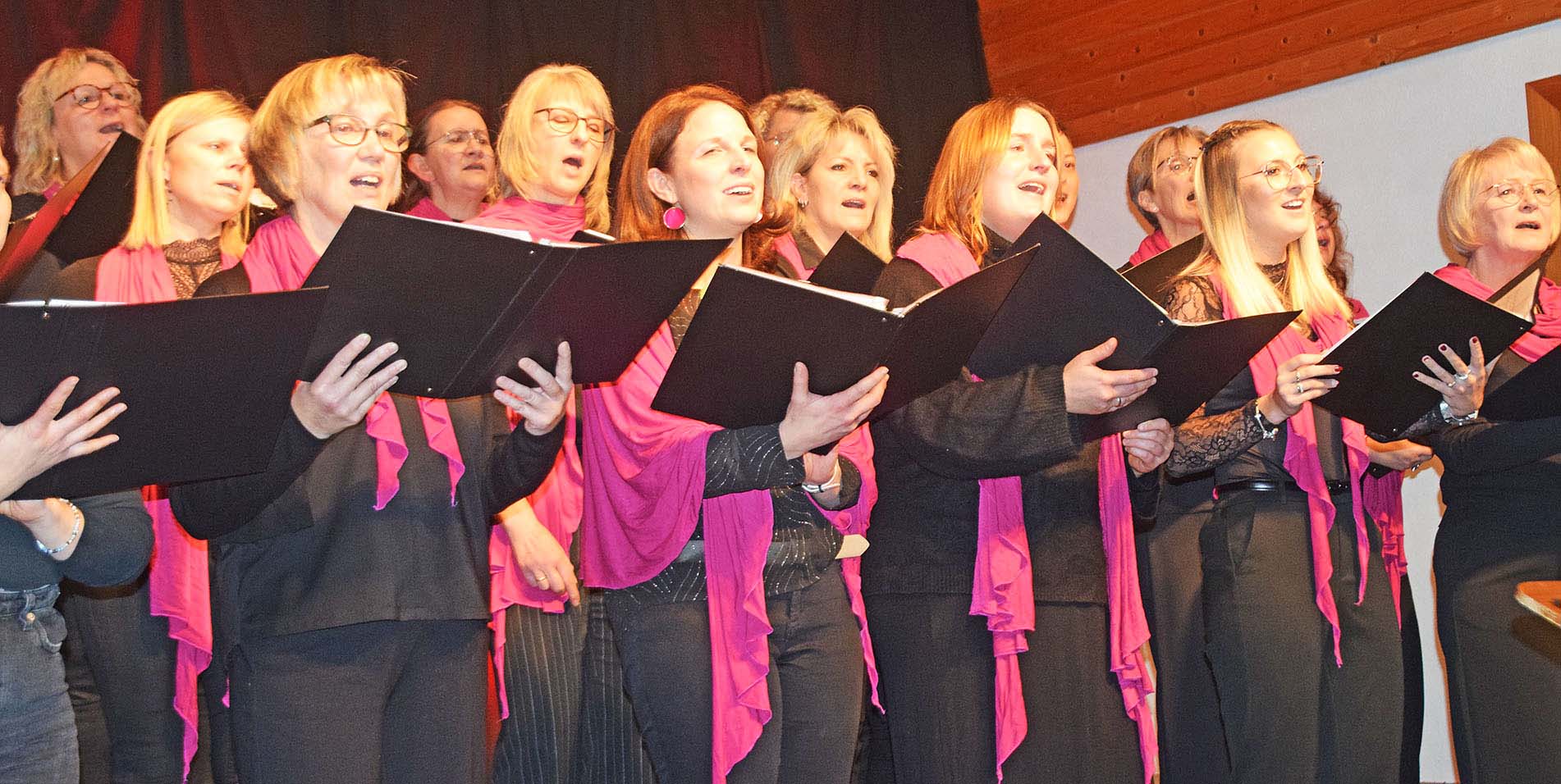 2025-11-24-NO-hv-Chor der Klänge NO-Jahreskonzert-DSC_2801