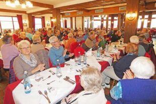 2025-11-28-OH-bia-Mittagstisch-und-Beifall