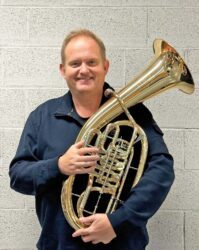 Dirigent steht als Solist auf der Bühne