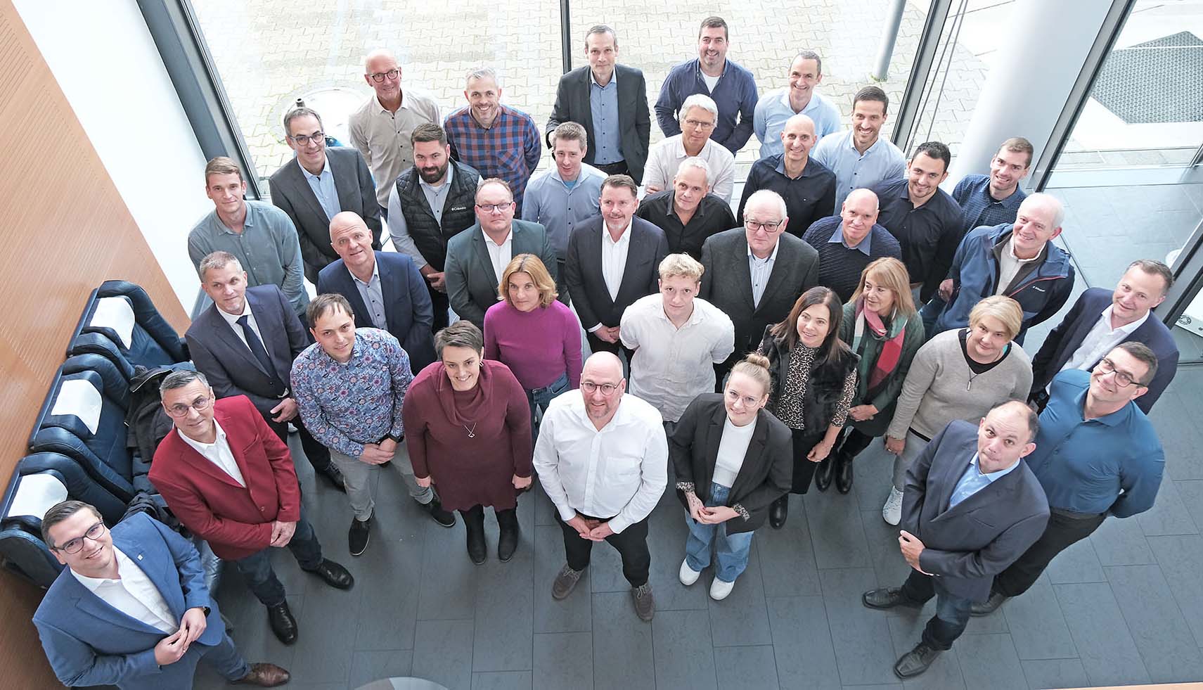 2025-12-1-BI-vo- Hydro Mitarbeiter Ehrung XT4V2023