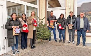 Nikolausbesuch mit 305 Säckchen