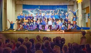 Ein königsblauer Adventsnachmittag voller Bewegung