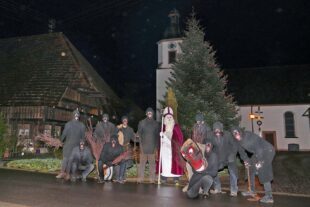 Ein neuer Nikolaus für Entersbach 2025-12-10-ZE-UE-Martin Huber-Nikolaus-Fest verwurzelt in Unterententersbach, Nikolaus mit Ruppelz, Biggesel und …e (1)