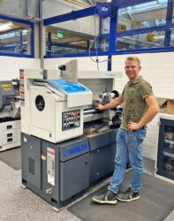 Neue Drehmaschine hält Einzug in die Wolfacher Berufsschule