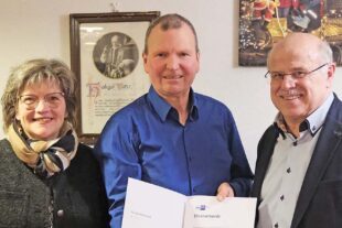 2025-12-15-ZE-UH-vo- SchwaPo WFeier Mitarbeiterehrung XT4V4799-2