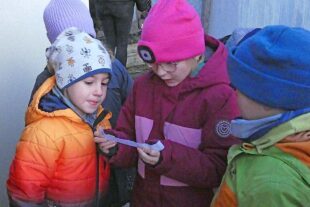 2025-12-17-BI-bia-Weihnachtlicher Wichtelzaube-Wabsi und Grittibänz-ein Zettel von Wabsi!