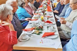 2025-12-17-ZE-Annemarie Jäkle-FORUM älterwerden Zell-Adventsfeier-PHOTO-2025-12-10-19-52-31