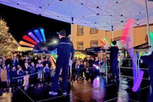 Märchenhafte Weihnachtsfreuden in Oberharmersbach 2025-12-19-OH-Tourist-Info-Weihnachtsveranstaltungen-ALED-Show