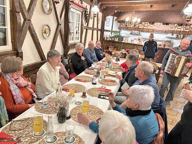 2025-12-23-ZE-UH-Eva-Maria Jilg-WuF Seniorenwanderung-IMG_4270