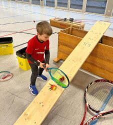 Wo Bälle fliegen und Kinder lachen