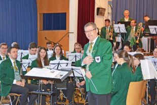 Musikalisches Weihnachtsgeschenk der Stadtkapelle 2025-12-29-ZE-hps-Stadtkapelle Weihnachtskonzert-DSC_4586