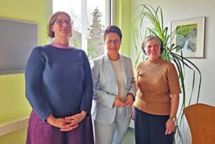 Justizministerin diskutiert mit angehenden Sozialberuflern 2025-12-3-HS- Schule- Besuch Marion Gentges mit Hassel und Müller